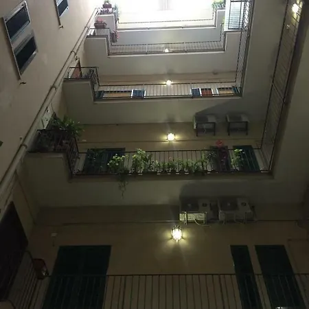 La Casa Di Noa In The Heart Of Vomero Naples